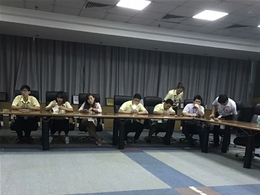 员工代表参加厂方交流会